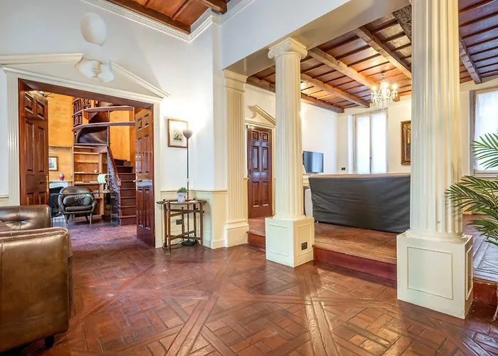 Exclusive 4 Bedrooms Apartment Near Duomo